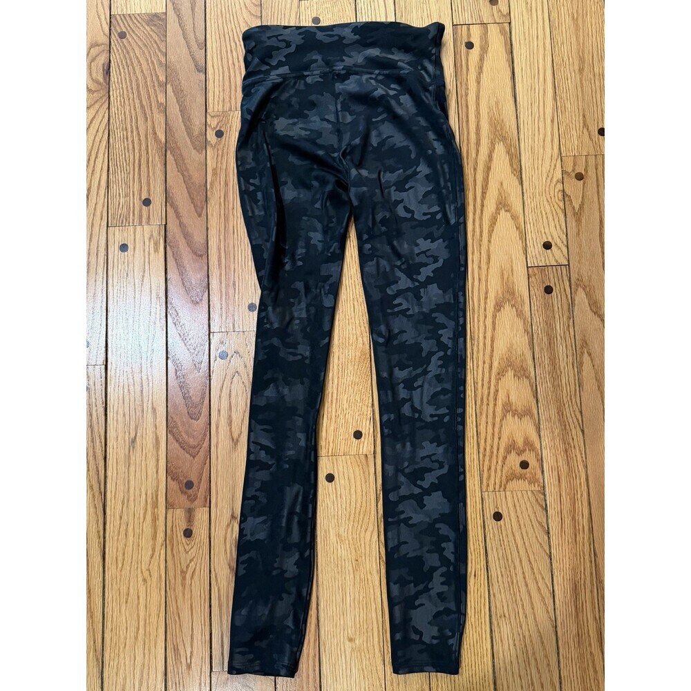 SPANX Faux Leather Camo Leggings Women Small Black Gray High Rise Shaping - Picture 4 of 5